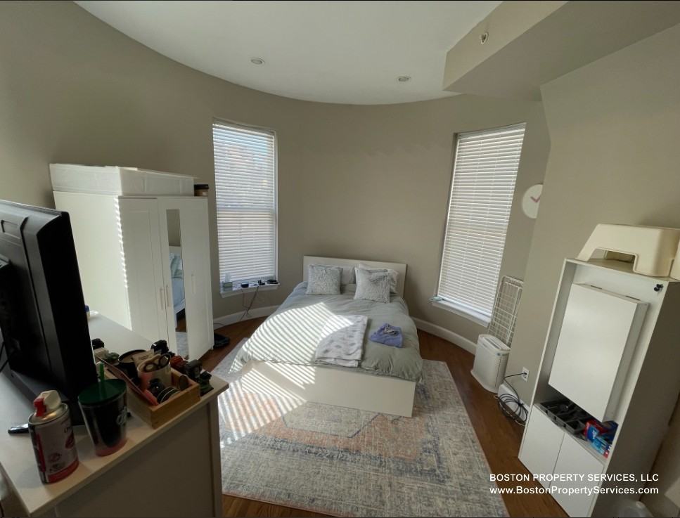 500 Commonwealth Ave #1