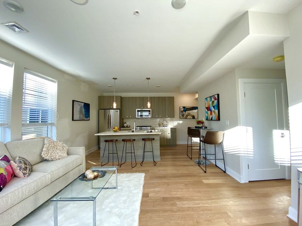533 Dorchester Ave #2 - Photo 3 of 8