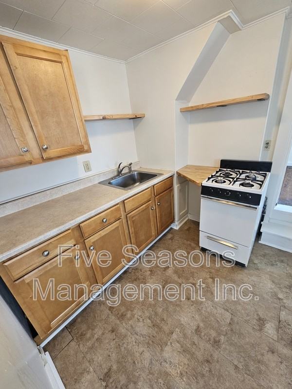 19 Grant St - Photo 5 of 16
