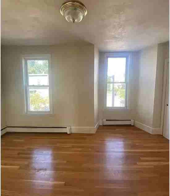 148 Princeton St #2 - Photo 4 of 4