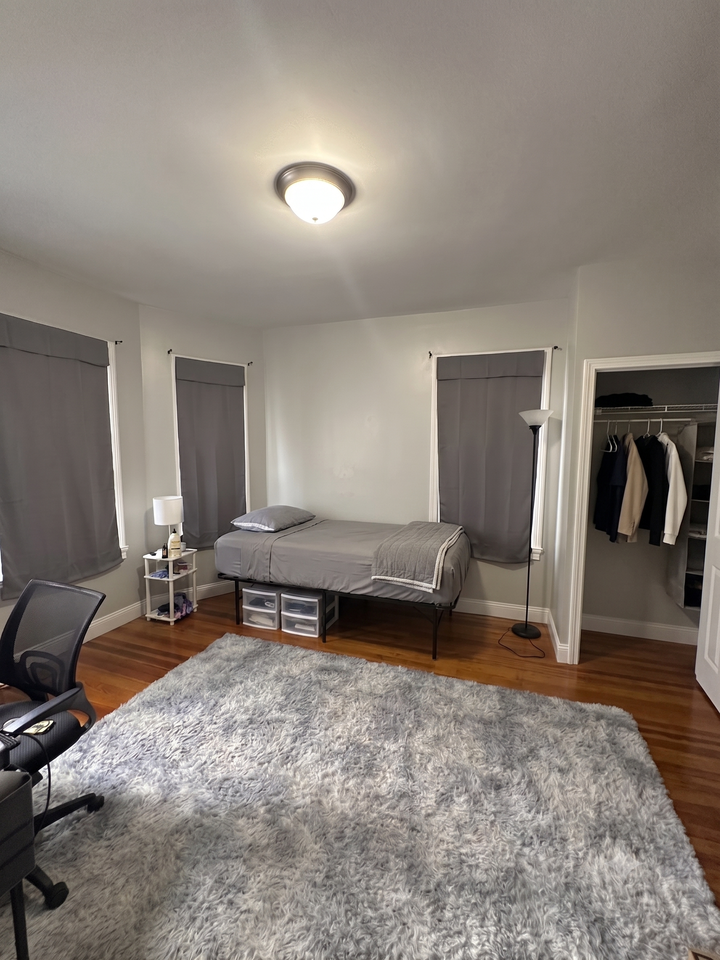 11 Montfern Ave - Photo 4 of 13