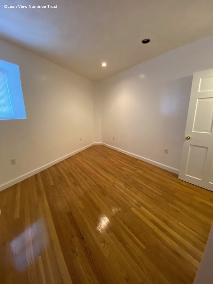 26 Snow Hill St #10 - Photo 3 of 14