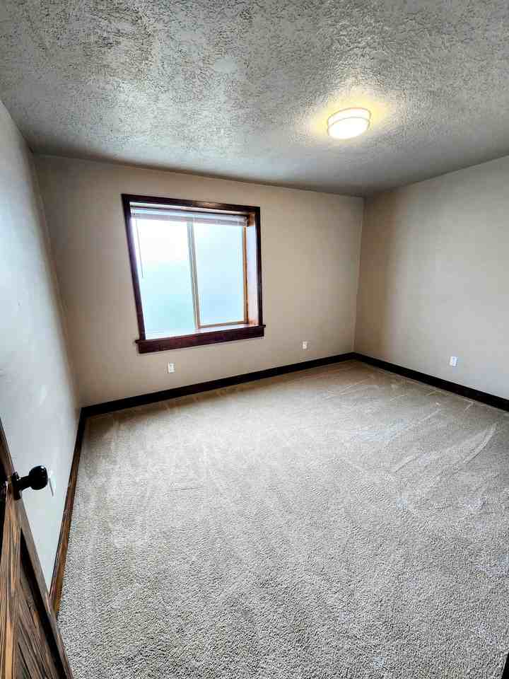 14249 S Knapper Way #B - Photo 7 of 10