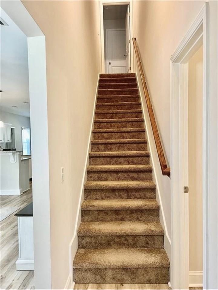 1016 Pine St - Photo 3 of 11