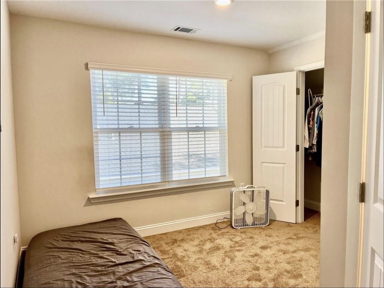 1016 Pine St - Photo 5 of 11
