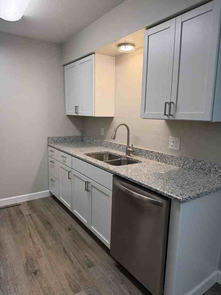 706 E Dyann Dr #706 - Photo 5 of 11