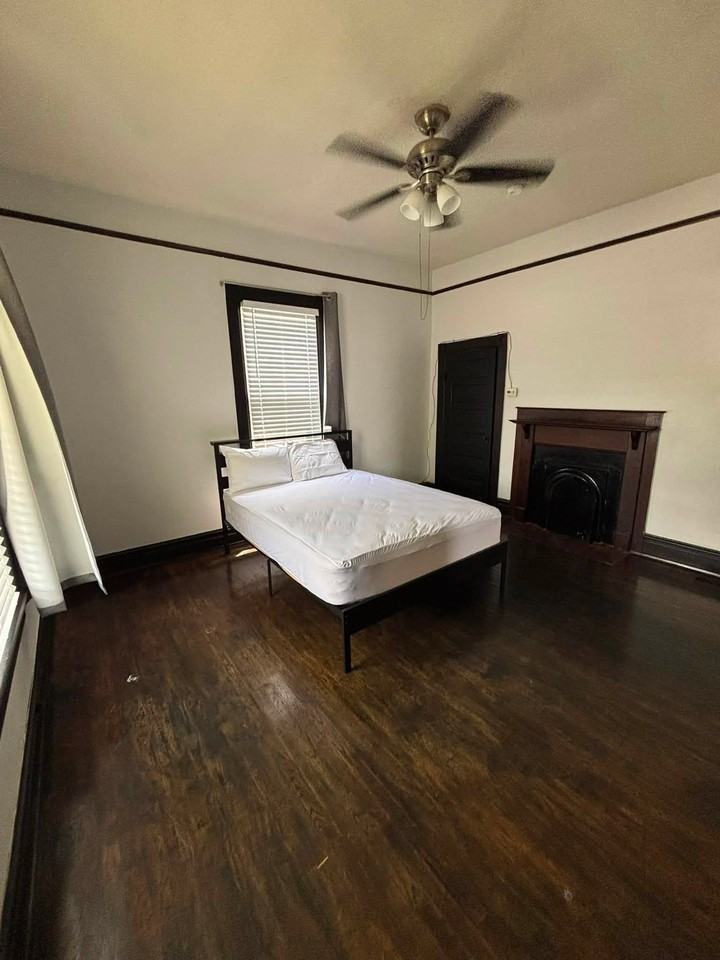 604 Saluda St - Photo 6 of 9