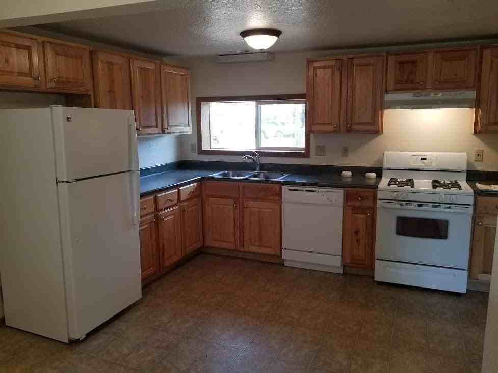 3178 W Colorado Ave - Photo 4 of 8