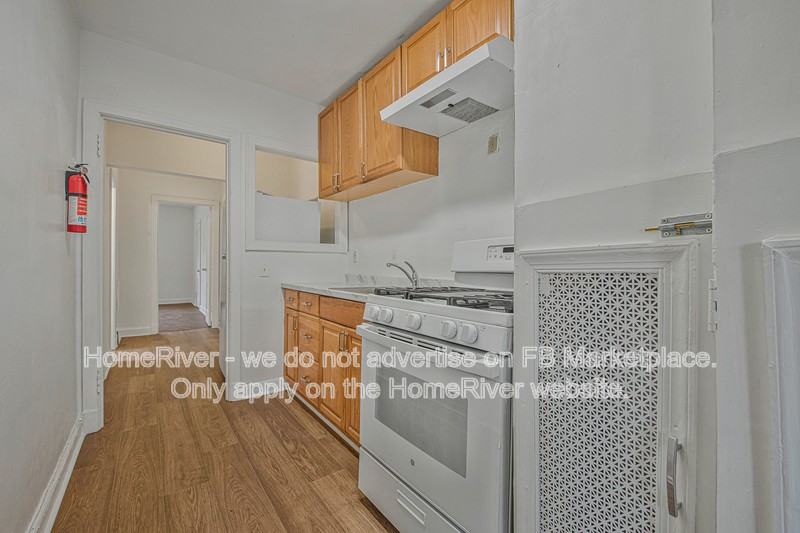 515 Franklin St Ne #4 - Photo 6 of 23