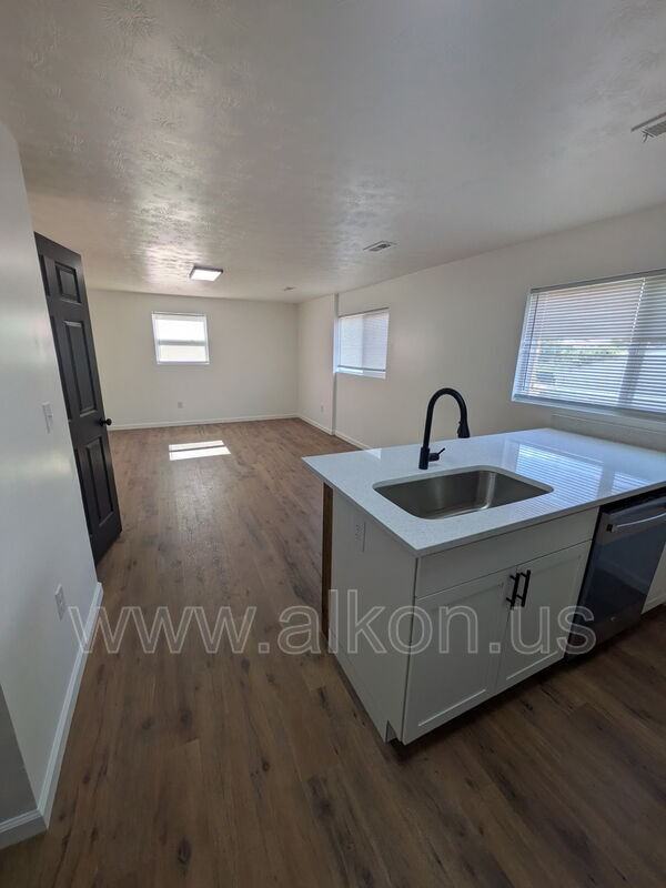 949 Perry Hwy #2 - Photo 7 of 14