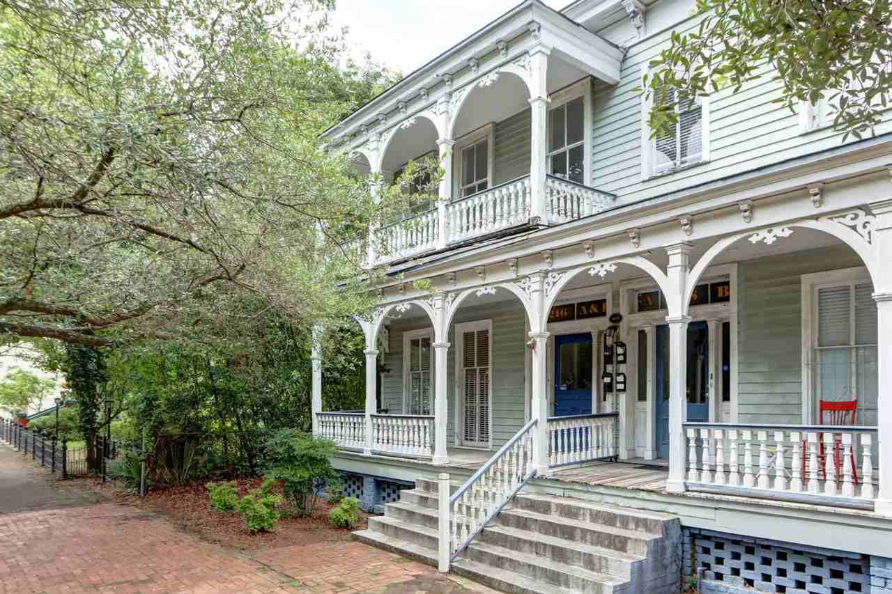 216 E Henry St #A - Photo 2 of 32