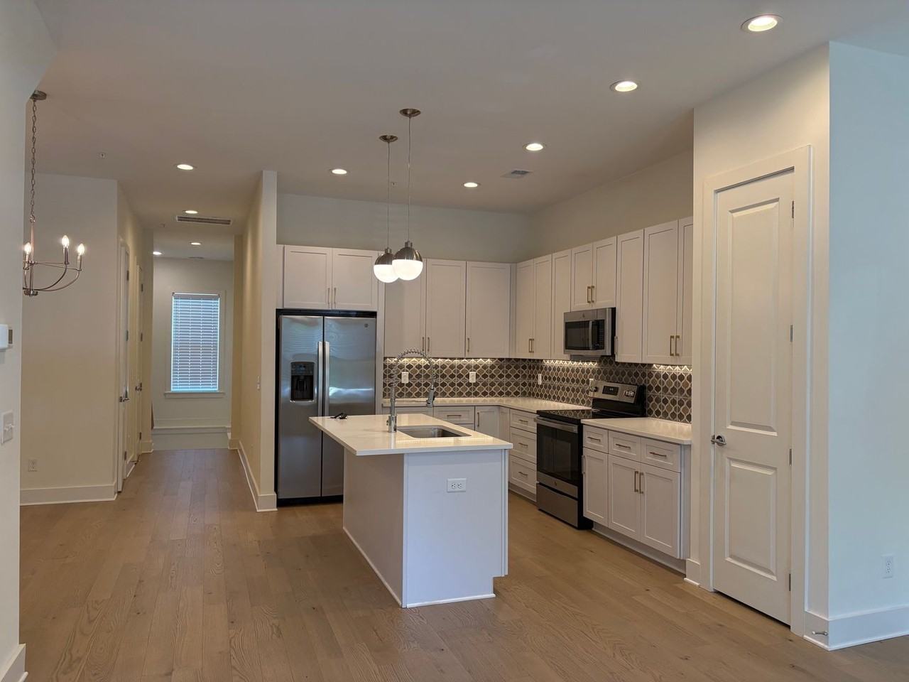 231 Ribbon Ln - Photo 4 of 17