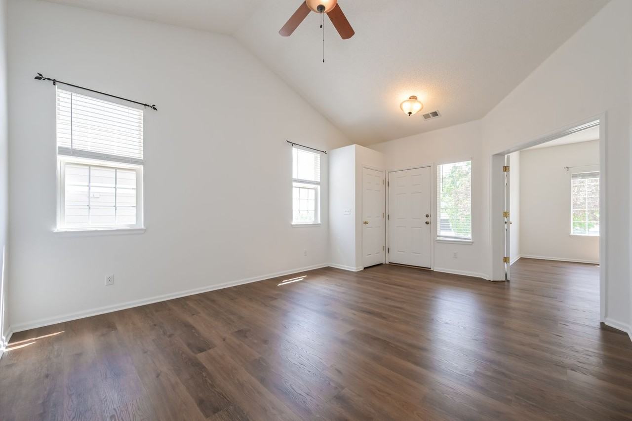 18512 E Harvard Dr - Photo 3 of 16