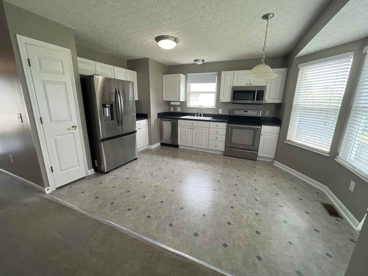 435 Vanderbuilt St - Photo 5 of 29