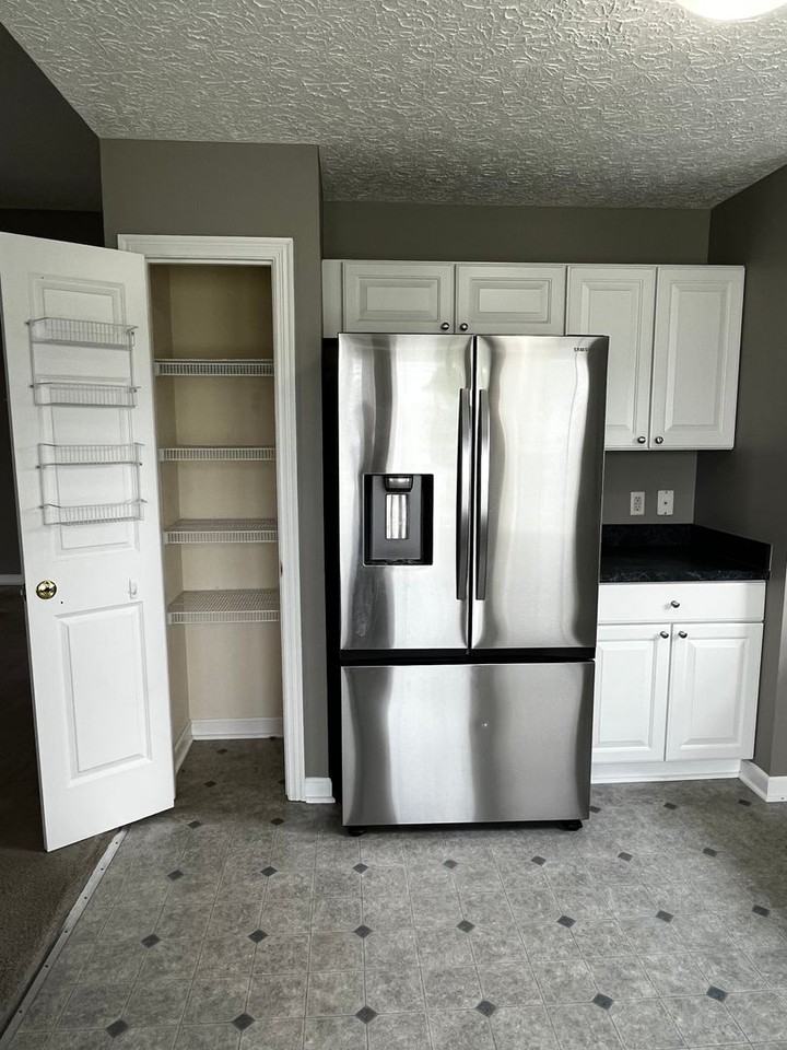 435 Vanderbuilt St - Photo 6 of 34
