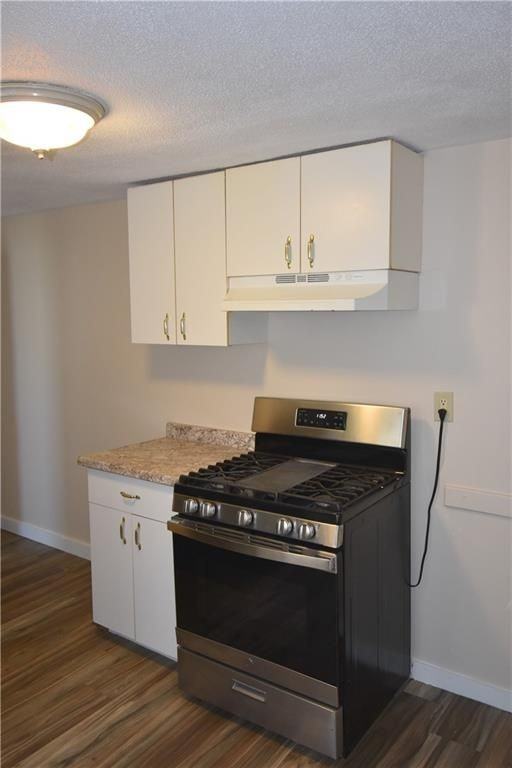 272 Nahatan St - Photo 2 of 17