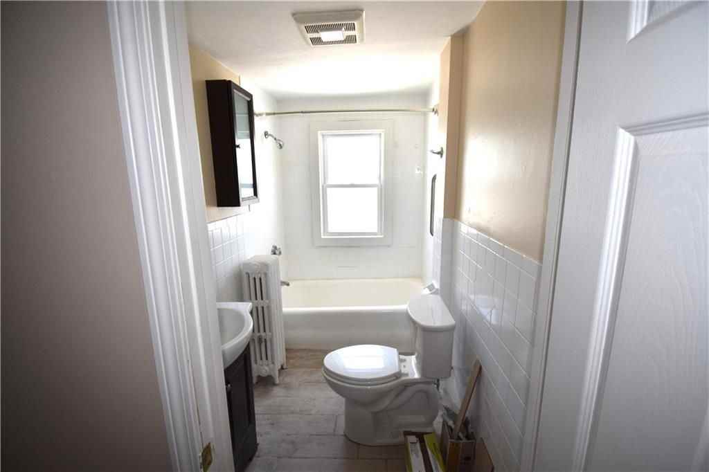 272 Nahatan St - Photo 4 of 17