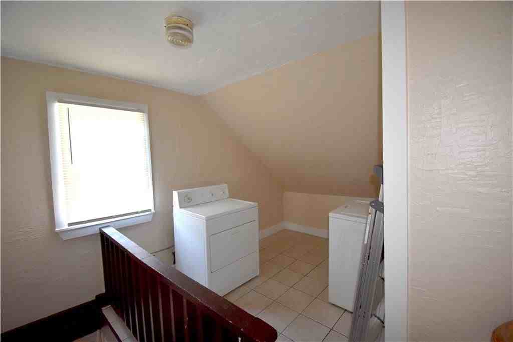 272 Nahatan St - Photo 6 of 17
