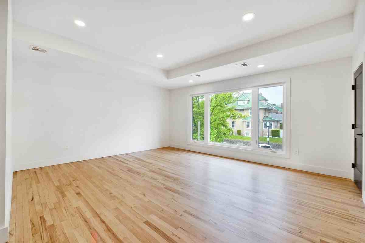 7809 Broadway ##2 - Photo 2 of 13