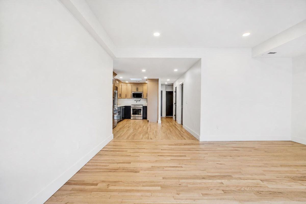 7809 Broadway ##2 - Photo 3 of 13