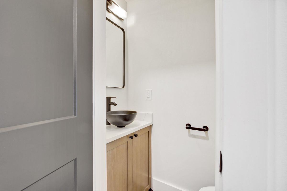7809 Broadway ##2 - Photo 4 of 13