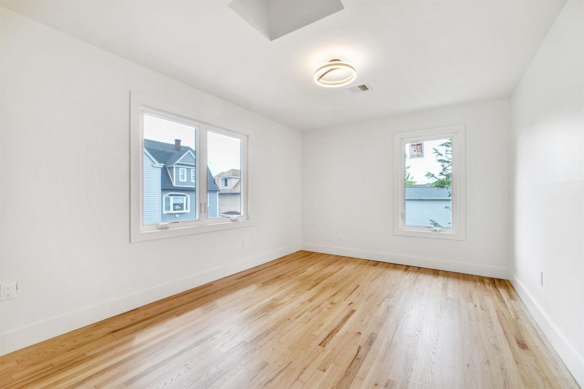 7809 Broadway ##2 - Photo 5 of 13