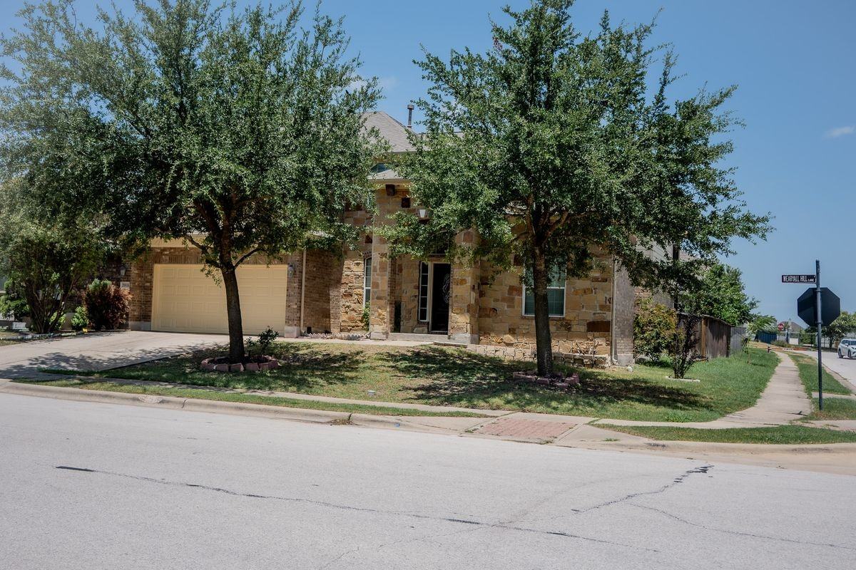 20016 Wearyall Hill Ln - Photo 2 of 23