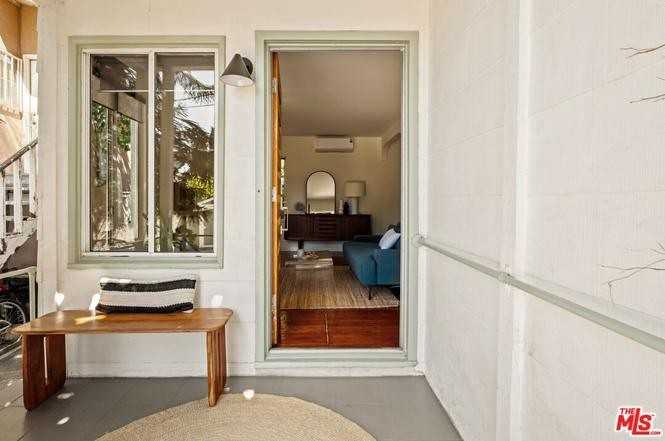 2510 1/2 Arthur St - Photo 3 of 23