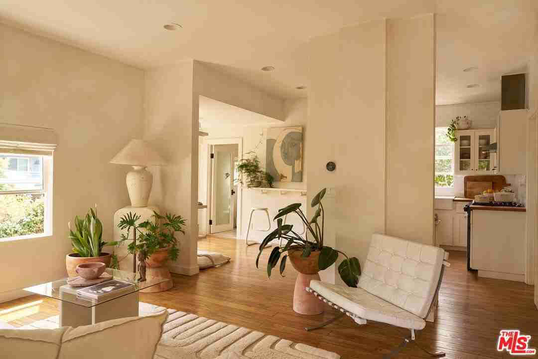 404 N Avenue - Photo 3 of 31