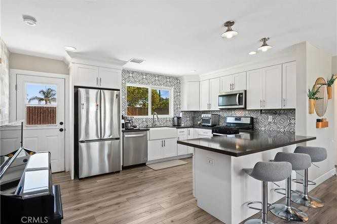1909 W Walnut Ave - Photo 5 of 15
