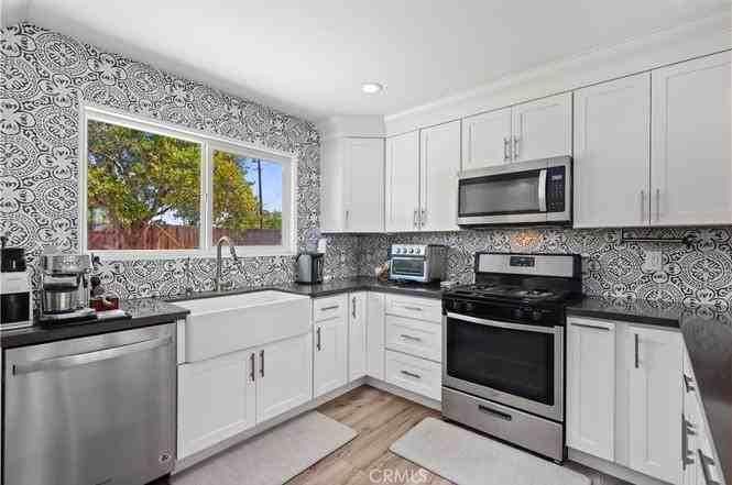 1909 W Walnut Ave - Photo 6 of 15