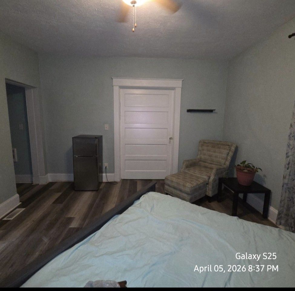 1128 Portage Ave #1A - Photo 2 of 10