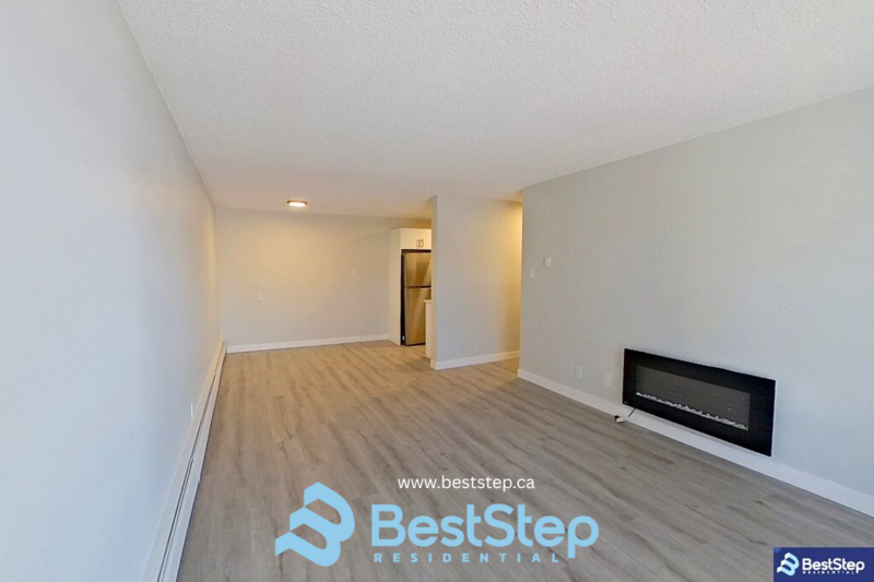 10837 117 St Nw - Photo 3 of 29