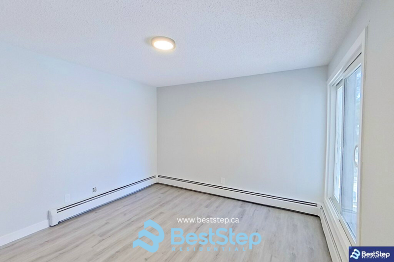 10837 117 St Nw - Photo 7 of 29