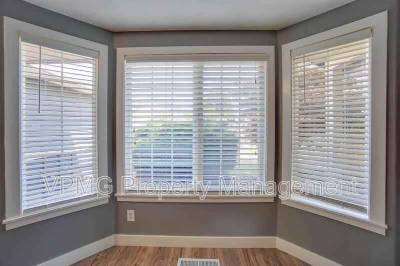 7602 Ne 159th Ave - Photo 5 of 30