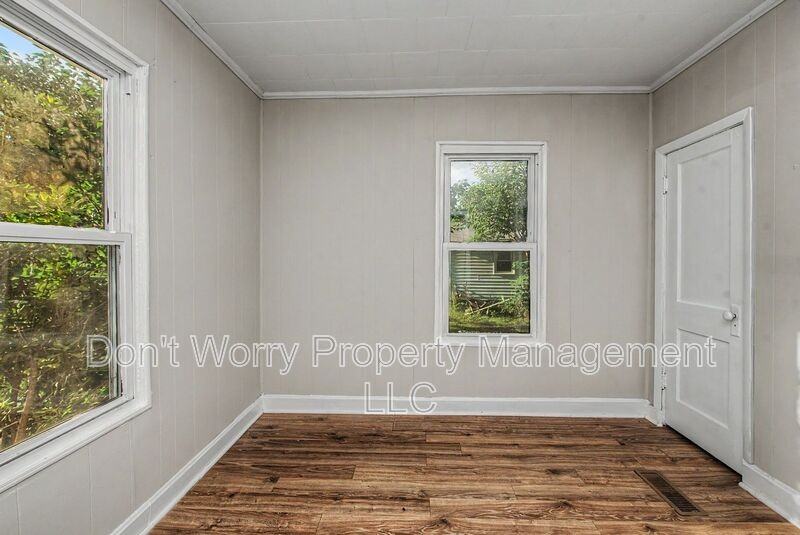 301 N 7th Ave - Photo 4 of 8