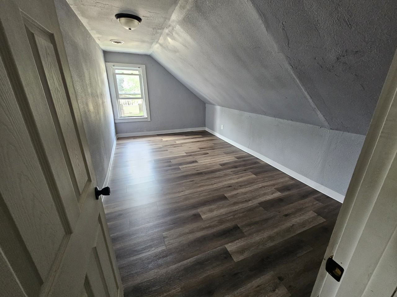 802 S Weed St #3 - Photo 2 of 10
