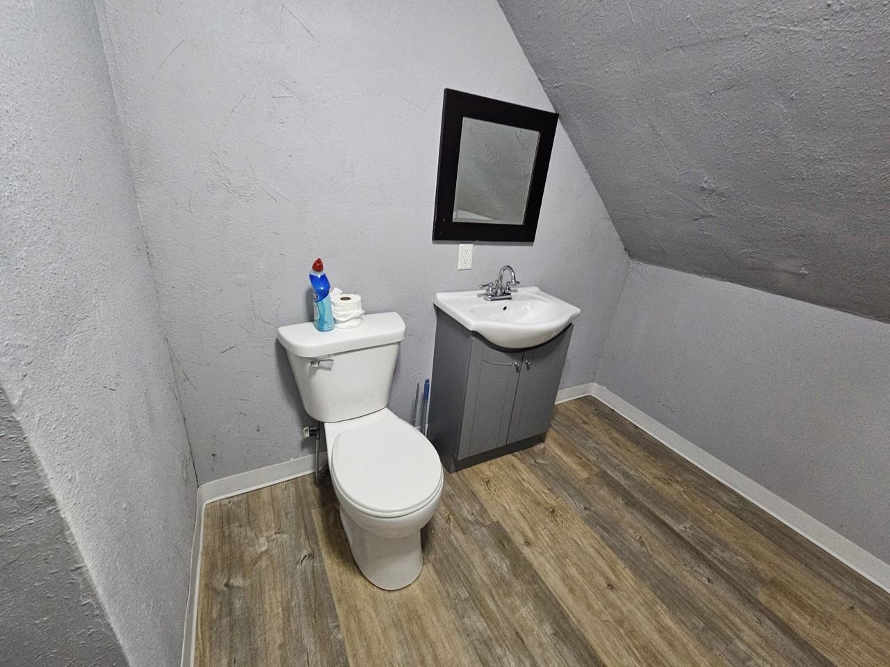 802 S Weed St #3 - Photo 4 of 10
