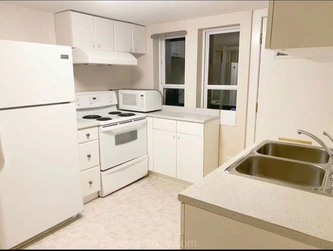 2215 18th Ave W - Photo 3 of 10