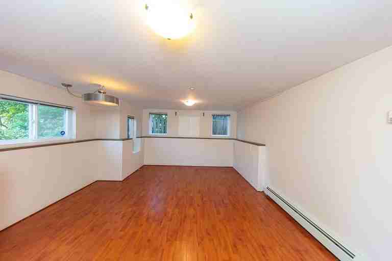 2215 18th Ave W - Photo 6 of 10