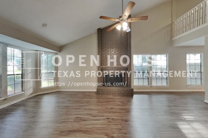 8022 Pine Falls Dr - Photo 4 of 20