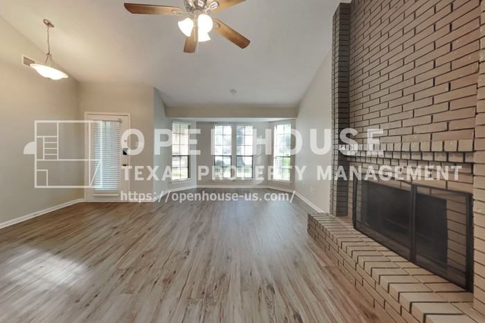 8022 Pine Falls Dr - Photo 5 of 20