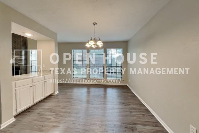 8022 Pine Falls Dr - Photo 7 of 20