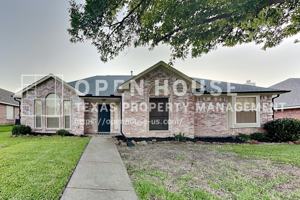featured image of 5510 Lee Hutson Ln