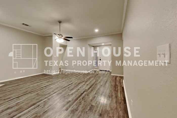 5510 Lee Hutson Ln - Photo 5 of 20
