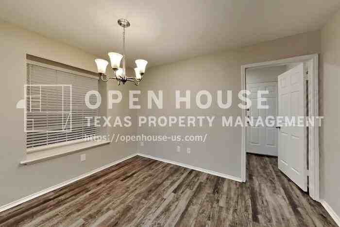 5510 Lee Hutson Ln - Photo 7 of 20
