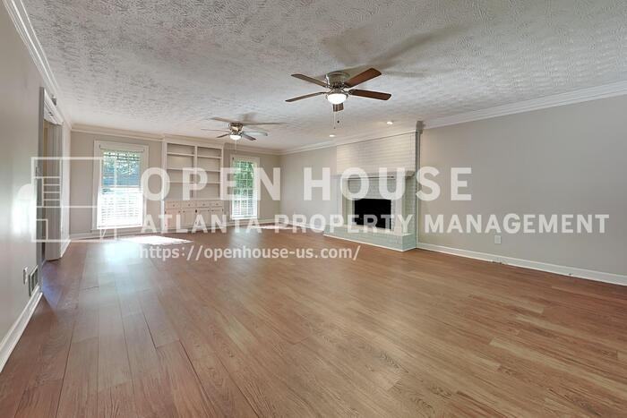 2798 Colony Cir - Photo 4 of 22