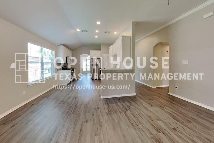 8307 Silver Lure Dr - Photo 4 of 21