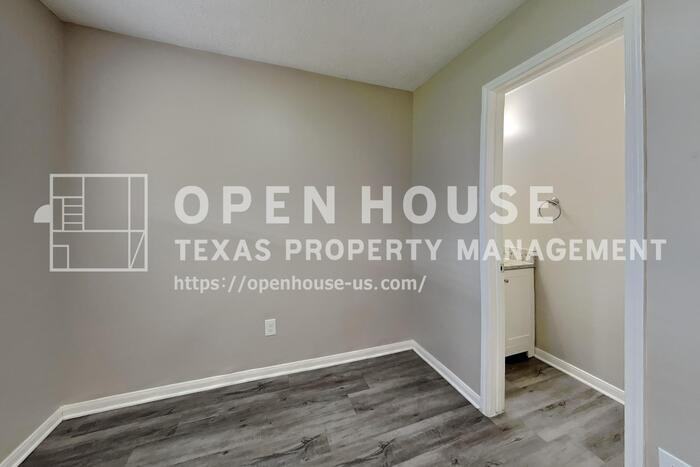 21884 Whispering Forest Dr - Photo 7 of 20