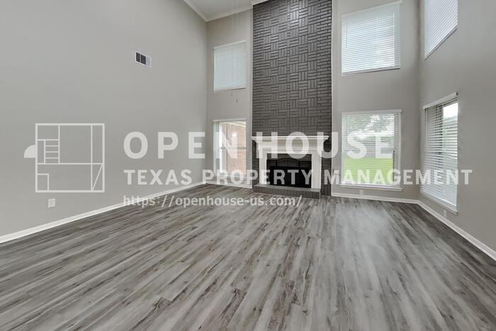 719 Fernglade Dr - Photo 4 of 24